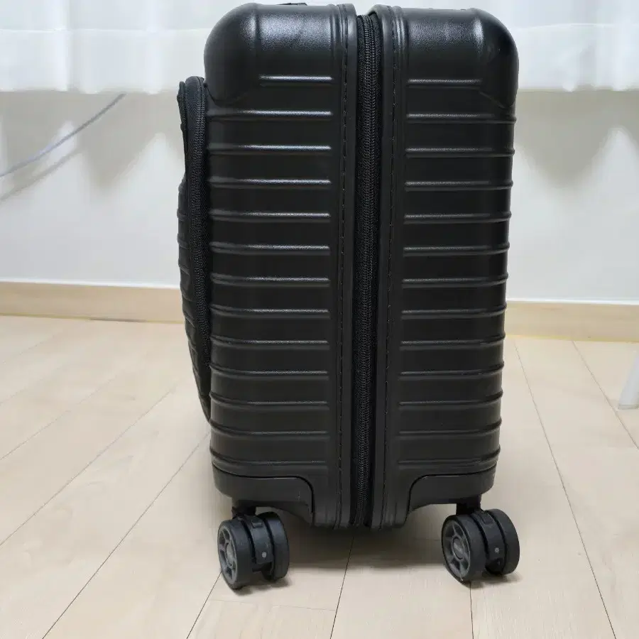 RIMOWA 리모와 기내용 캐리어 볼레로 비지니스 865.50 매트블랙