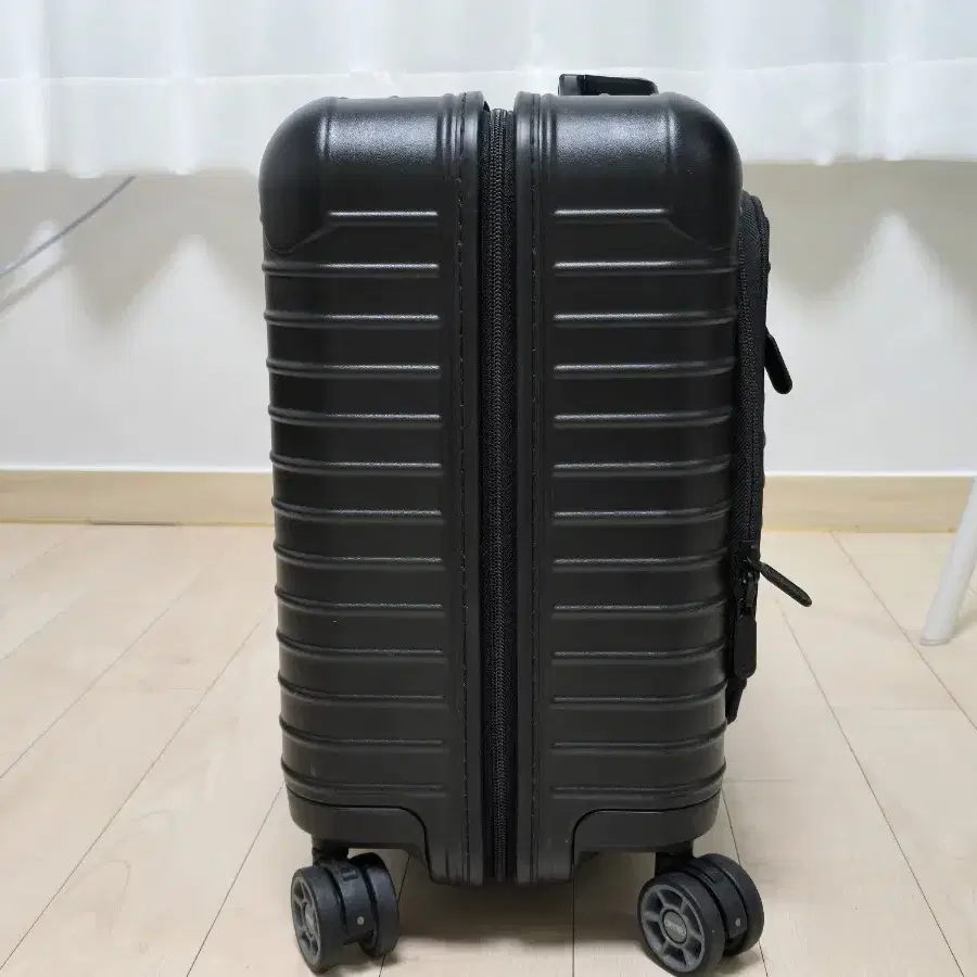 RIMOWA 리모와 기내용 캐리어 볼레로 비지니스 865.50 매트블랙