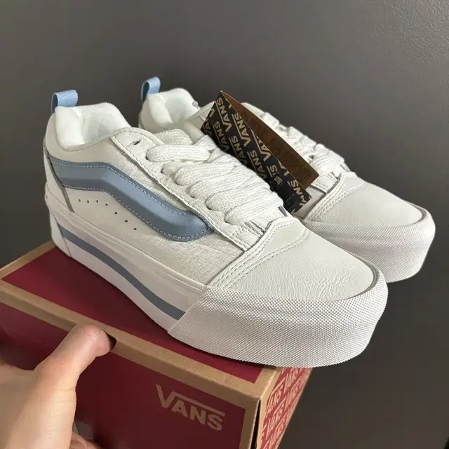 235 반스 뉴 스택 스니커즈  새상품 VANS