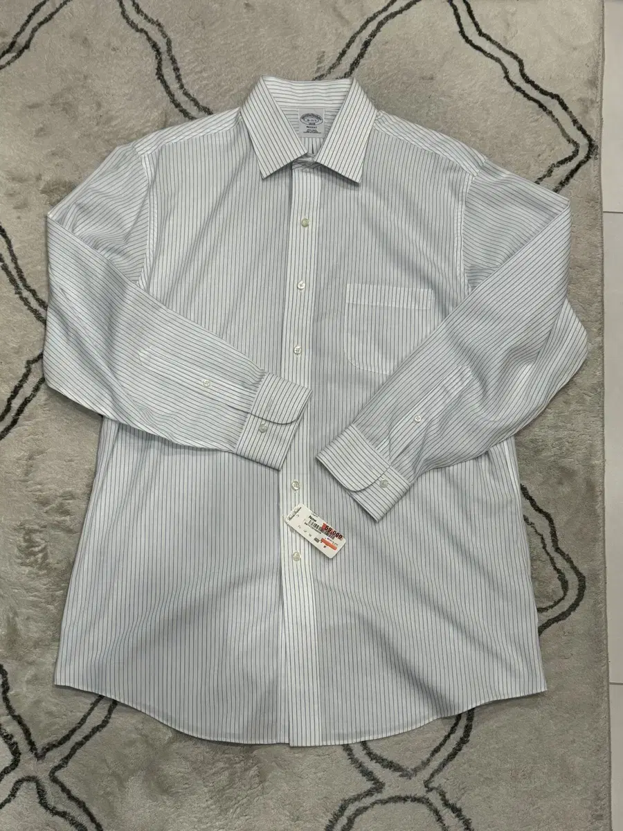 Brooks Brothers / Striped Dress Shirt / 16-2/3