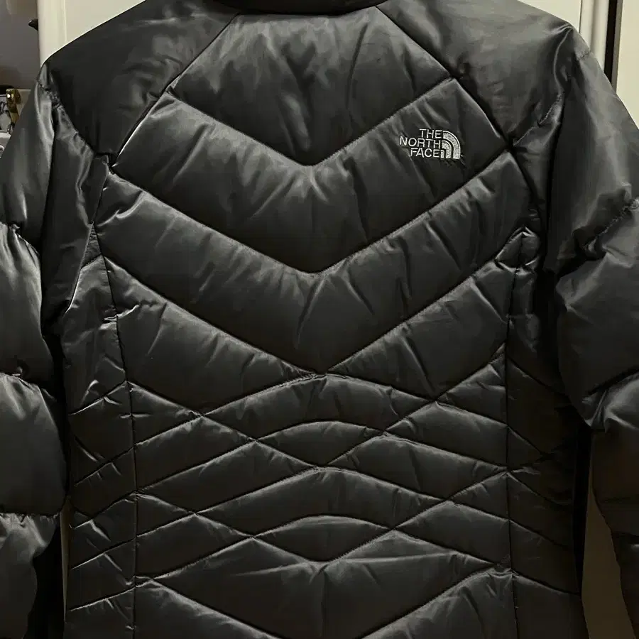 노스페이스 (The North Face) 실버 패딩 xs