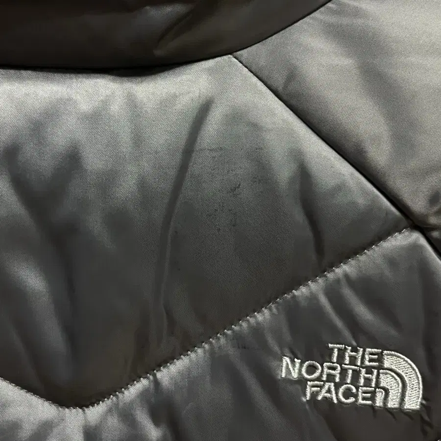 노스페이스 (The North Face) 실버 패딩 xs