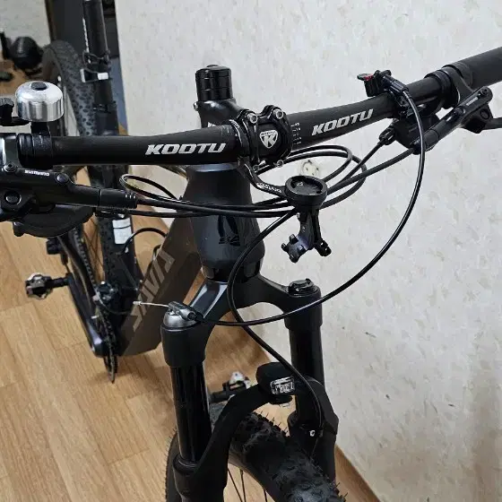 사바 토치 8.2 XT 24단  27.5 카본 MTB 자전거