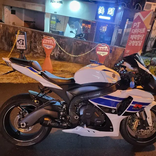 2014 suzuki r1000 풀옵 판매합니다. 대차가능