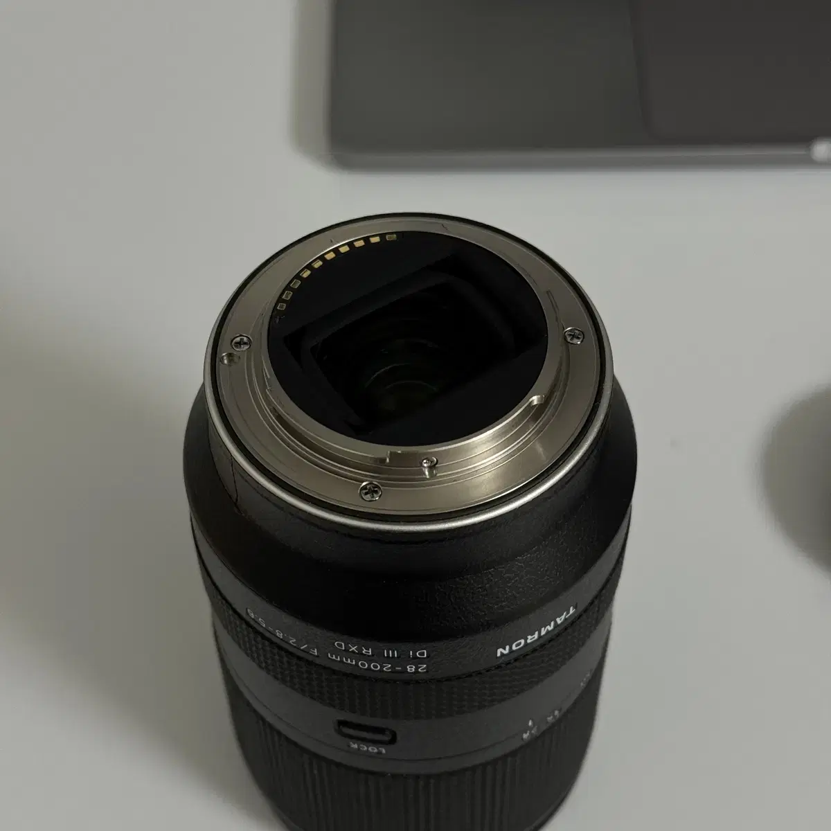 탐론 28-200 F2.8 소니 FE 마운트