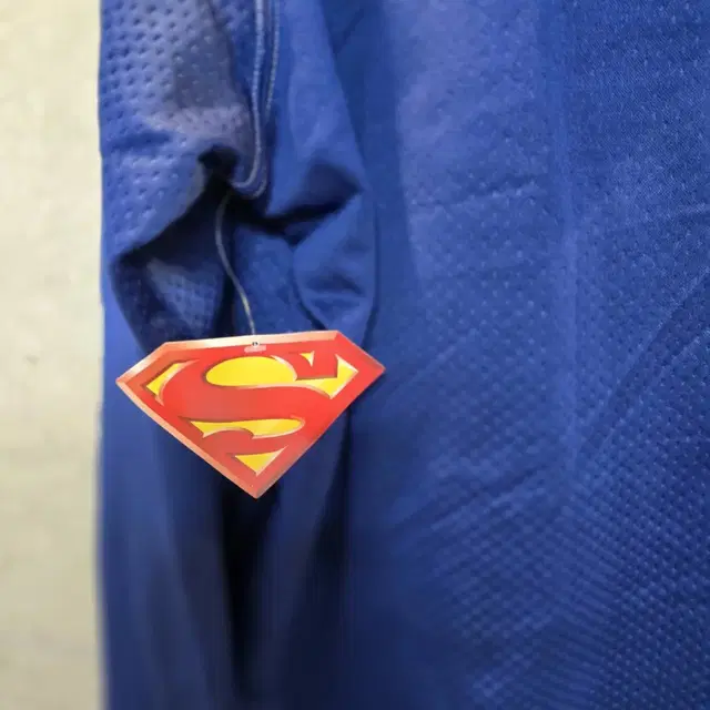 SUPERMAN 정품 굿즈. 후드티셔츠!