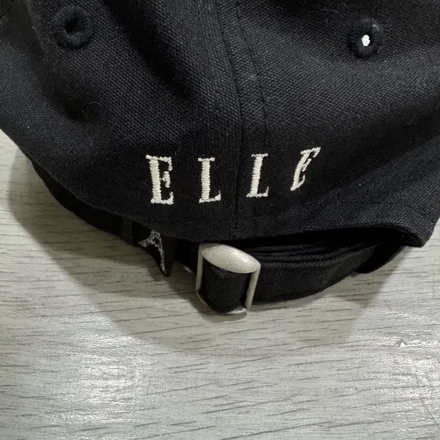 ELLE 볼캡 모자