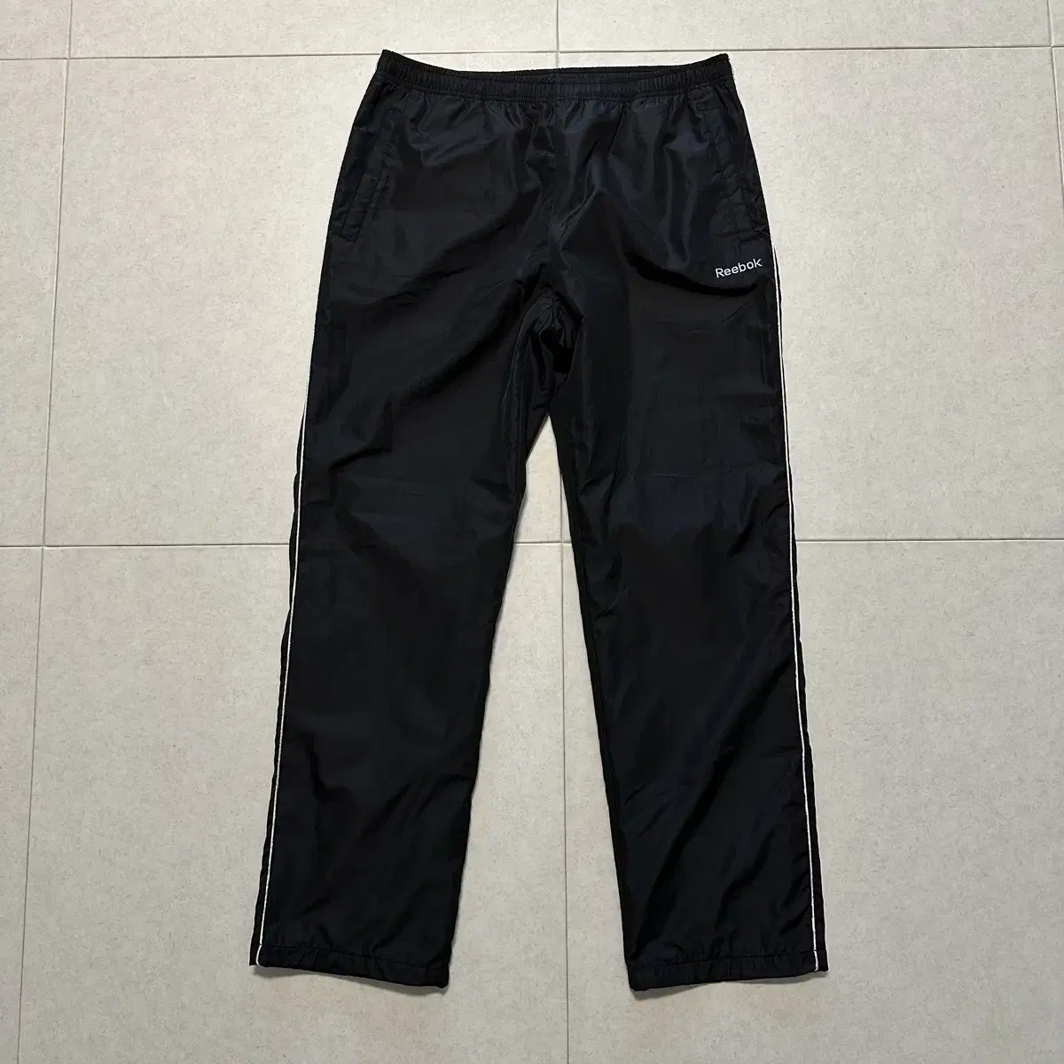 [size 34] Reebok Classic Woven Half Pants