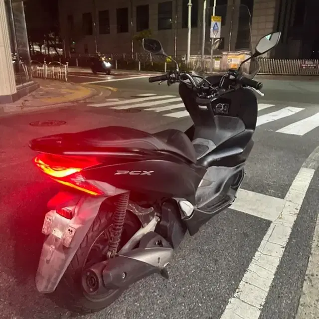 혼다 Pcx 125cc  19년식 8만6천 키로대 입니다