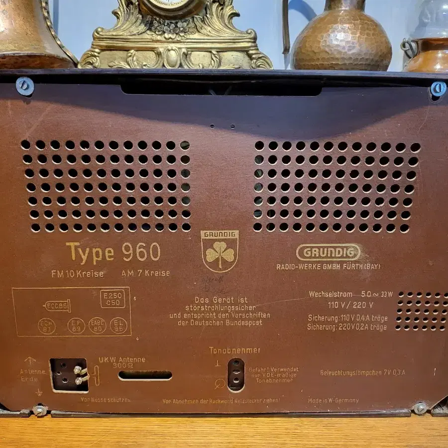 빈티지 Grundig 960 튜브 라디오 입니다.