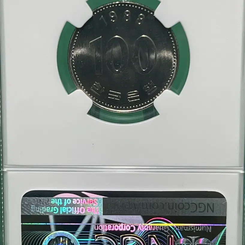 1988년 한국 100원 NGC66등급