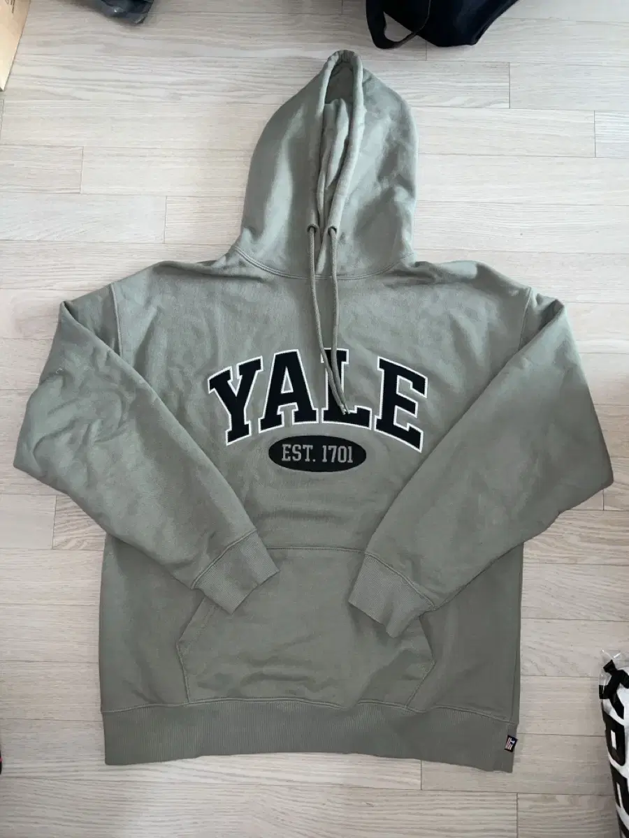 (L) Yale Hooded Khaki