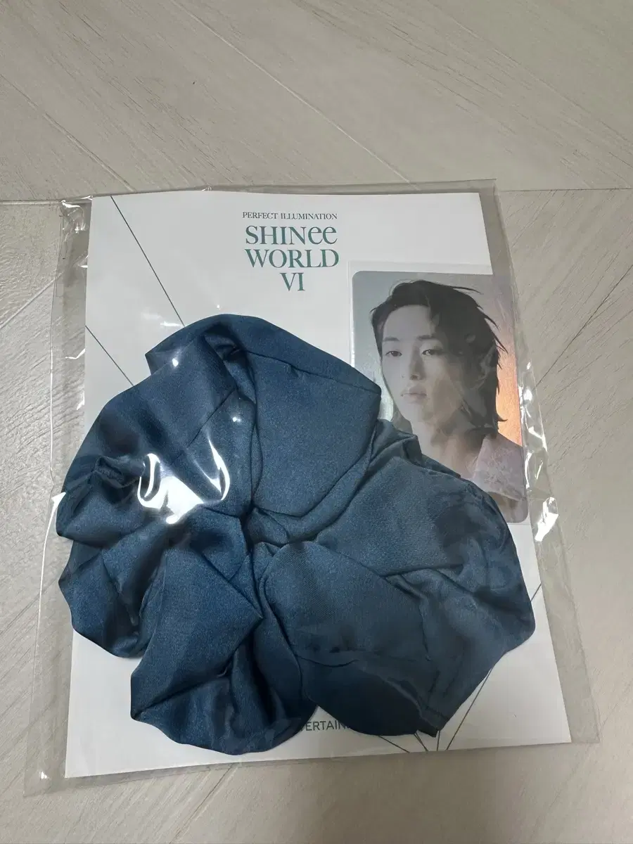 SHINee's 15th Anniversary Hair Shoe Onda Version photocard included