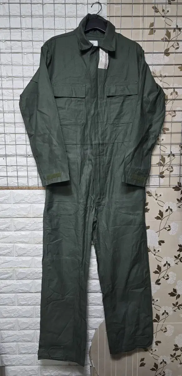 (M.100) [New] U.S. Army U.S. Coverall Maintenance Uniform