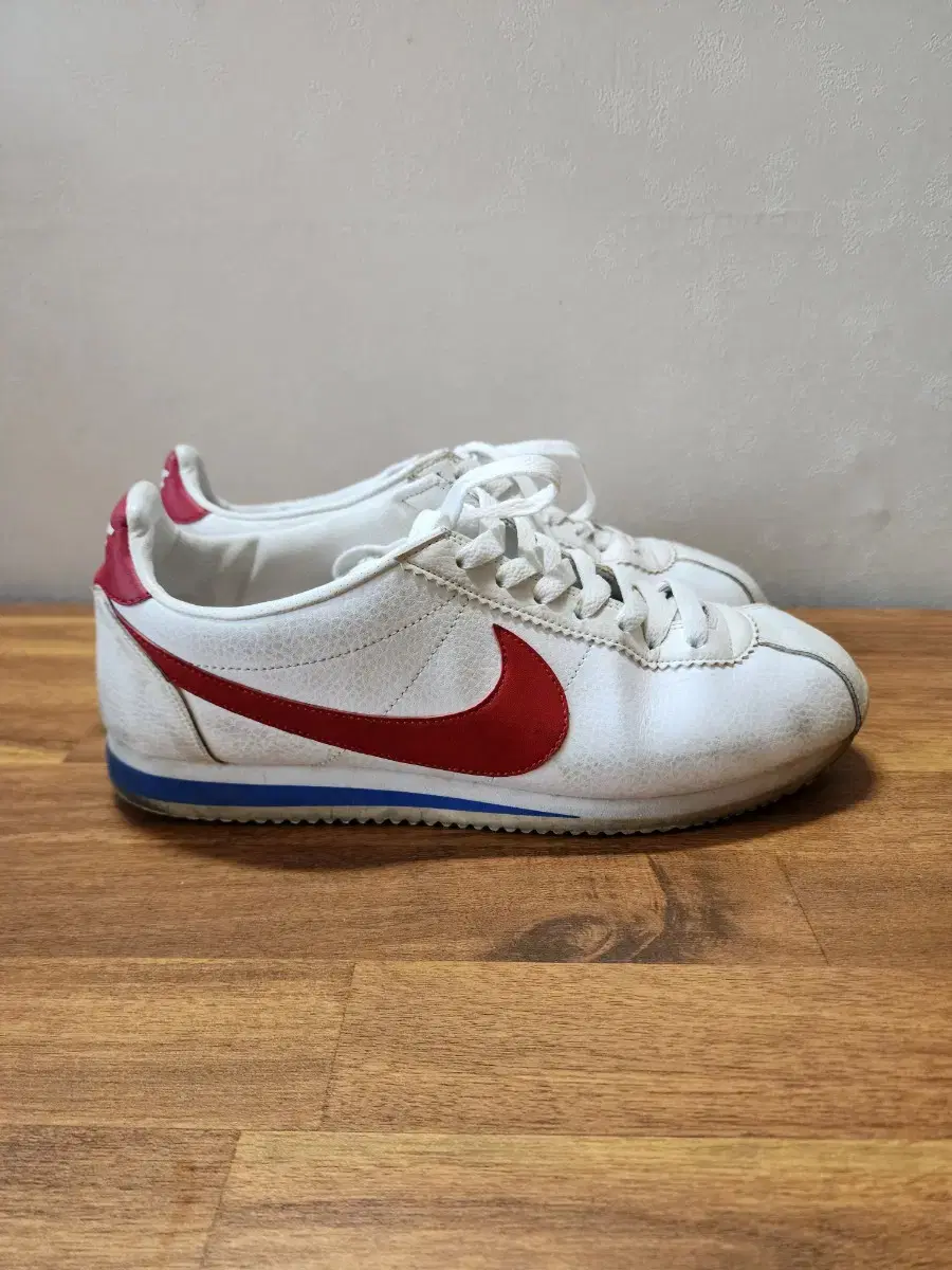 (270) Nike Cortez White Red