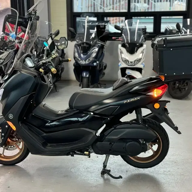 21년식 야마하 Nmax125 6천 Km 신차급 짧은키로수 판매합니다.