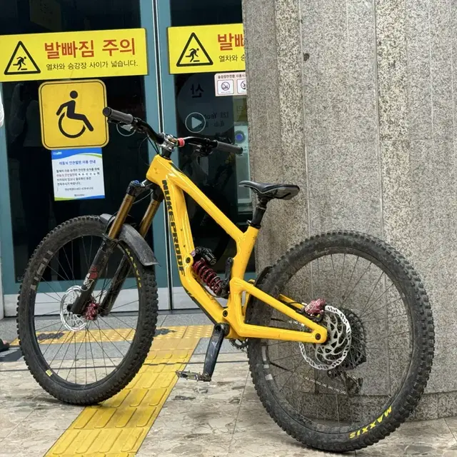 누크프루프 기가 풀카본풀샥mtb 최상급 산악자전거 급처