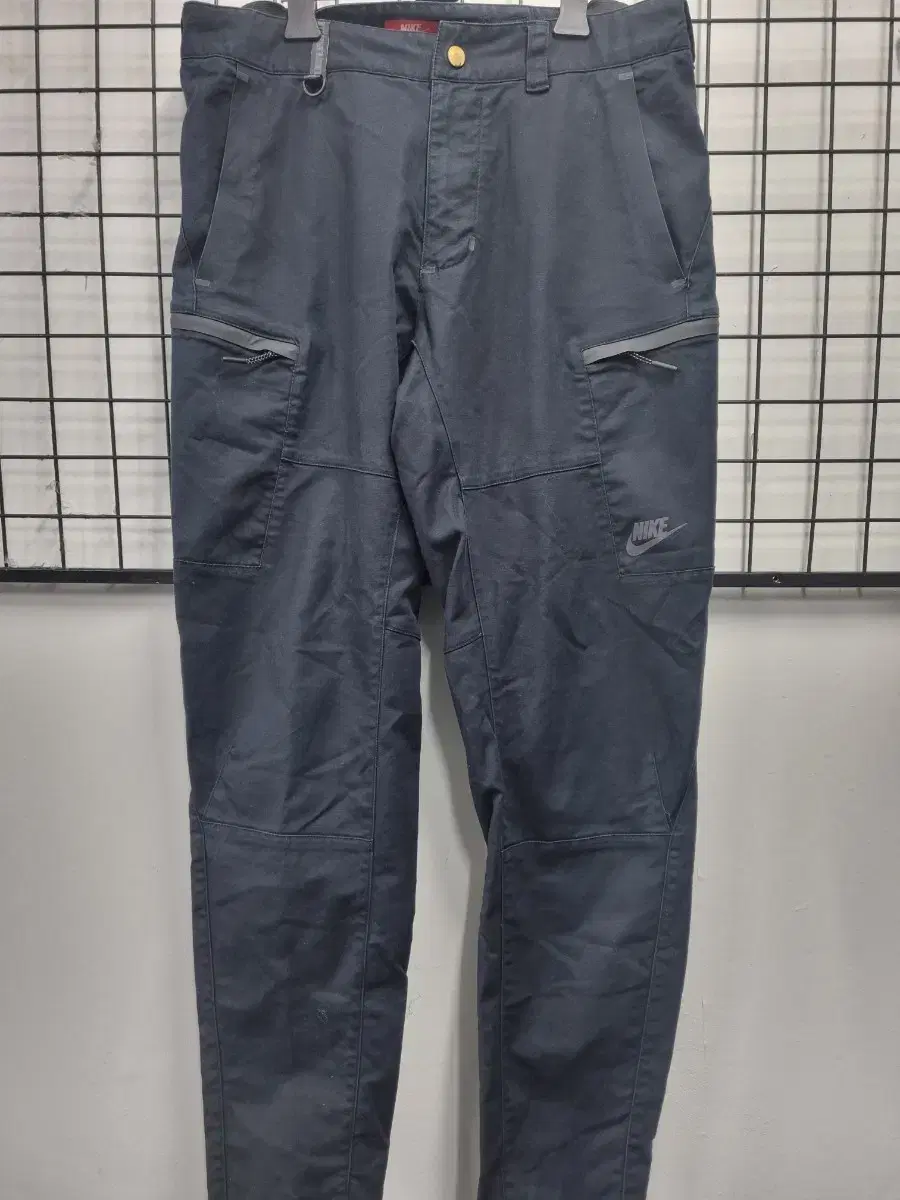 95M Nike Bonded Pants.