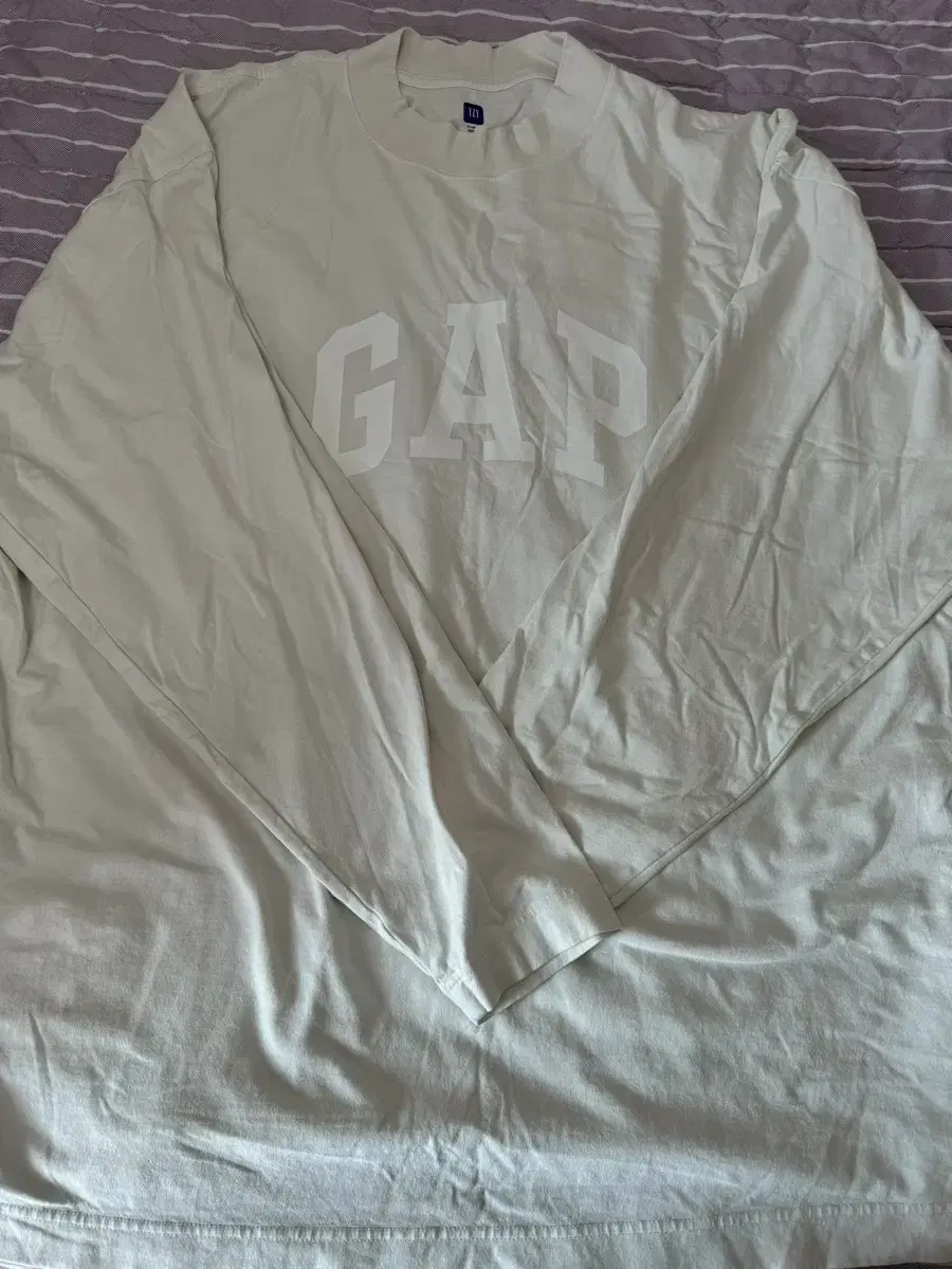 (XL) e.ji Gap Balenciaga Dove Long Sleeve White