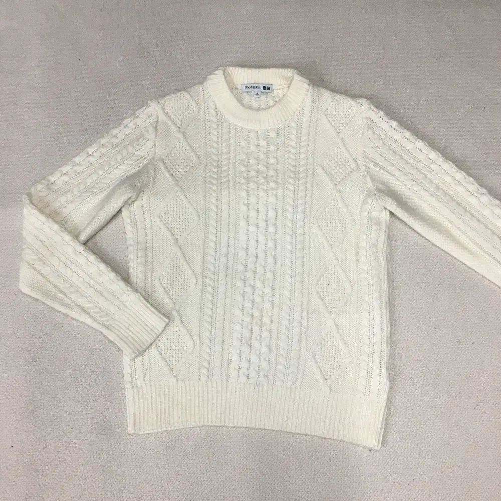 Uniqlo JW Anderson Round Neck Knit J08