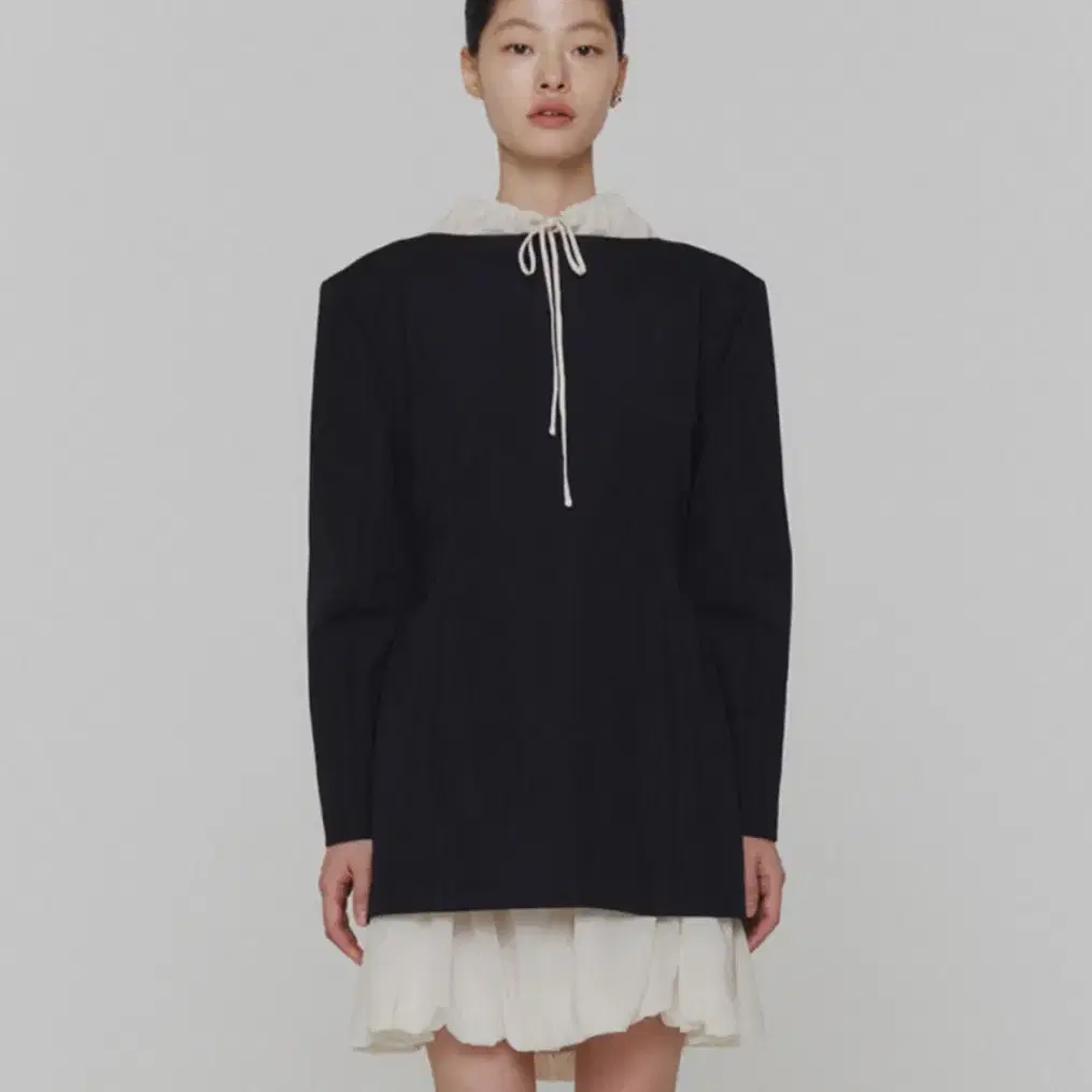 구해요)아모멘토 boat neck two way jacket black