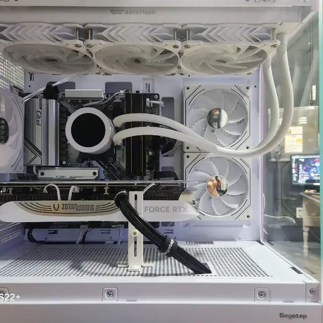 7800X3D RTX4080SUPER 게이밍 컴퓨터