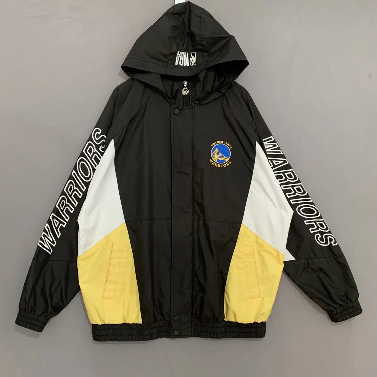 100L NBA Golden State Warriors Overfit Windbreaker Hooded Jacket