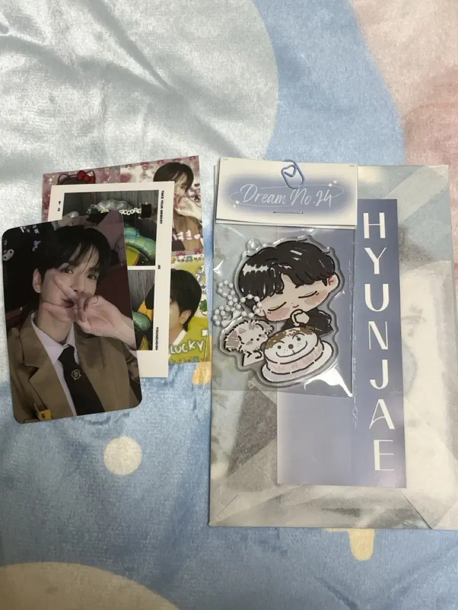 the boyz hyunjae younghoon pre-order benefit Keyring, Purikura
