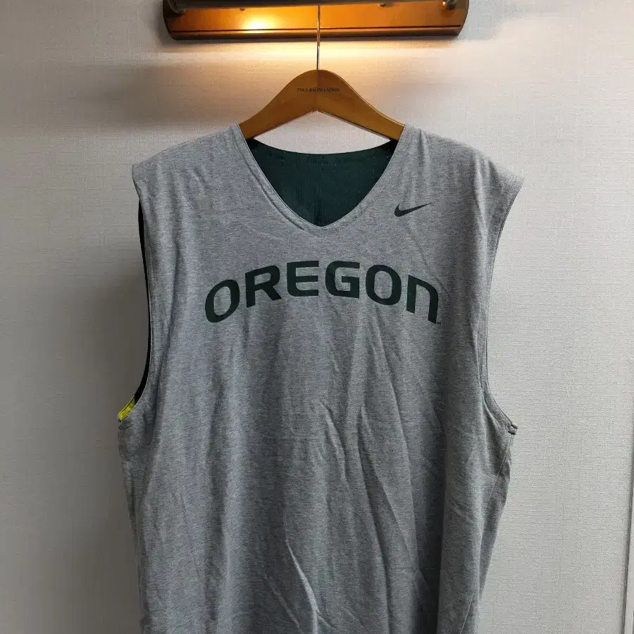 L) 나이키 올드스쿨 OREGON 양면 나시 팝니다