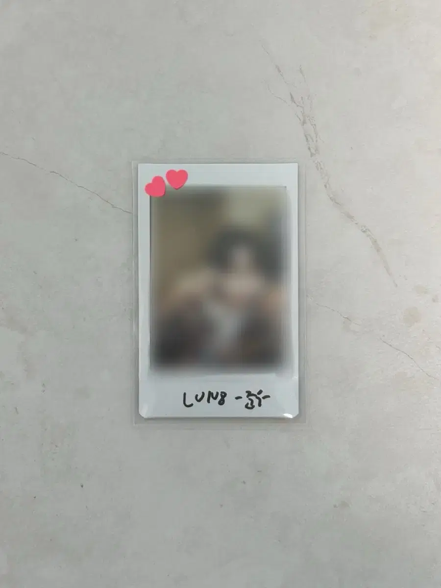 Lunate LUN8 junwoo sign polaroid sign polaroid WTS