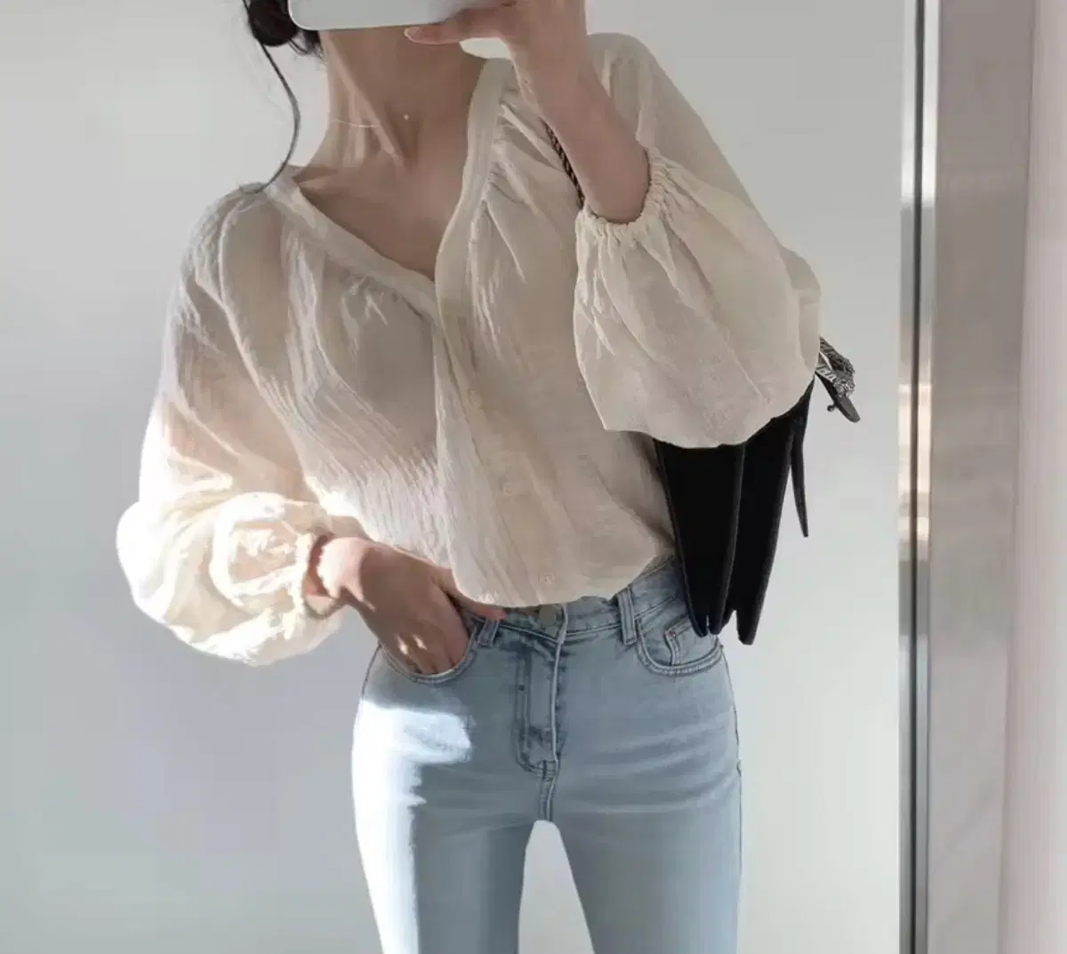 V-Neck Puff Blouse