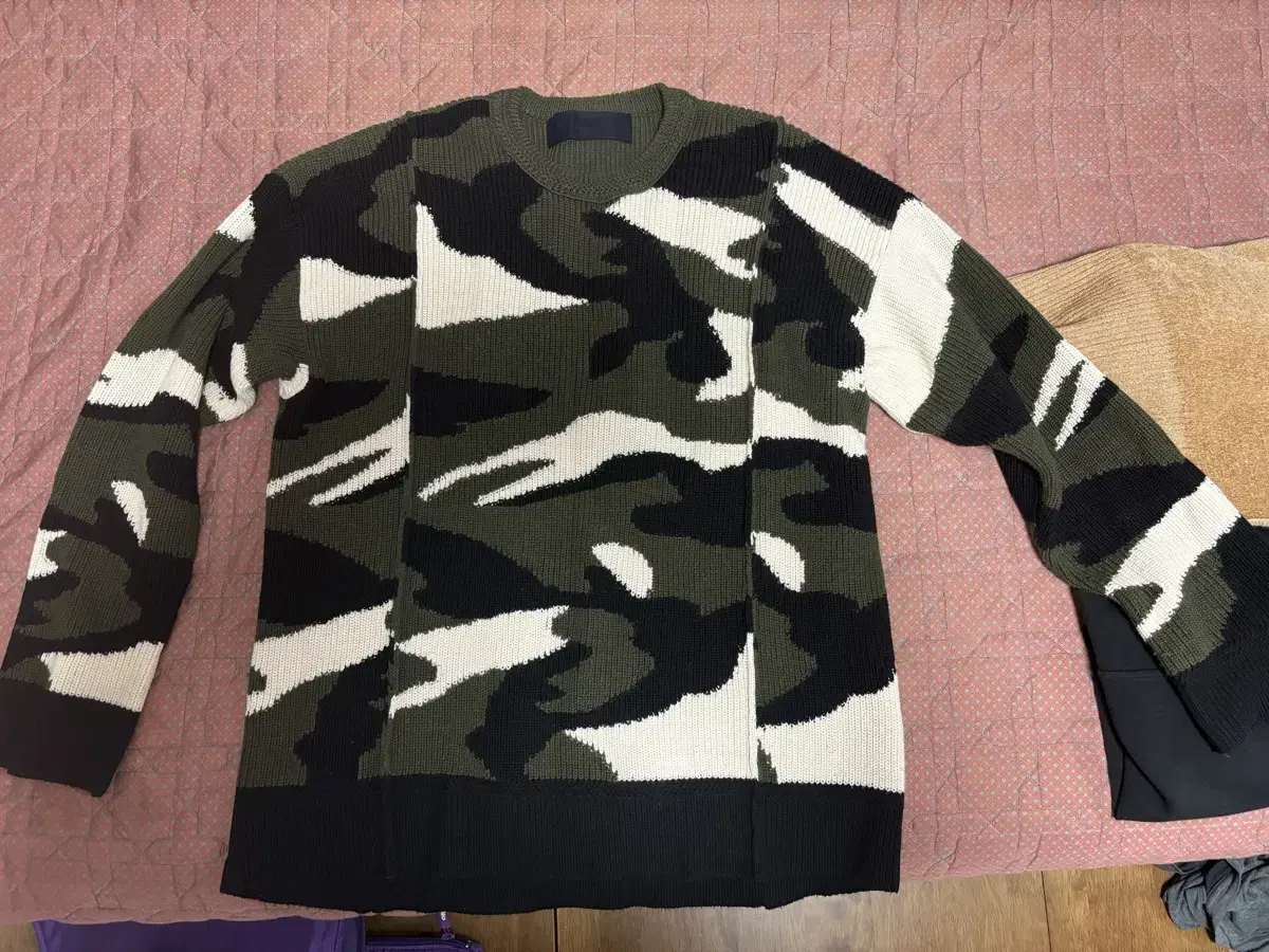 Junji Knit Camo