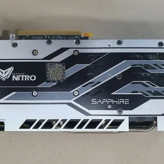 라데온 RX580 8GB NITRO+ 팝니다 사파이어