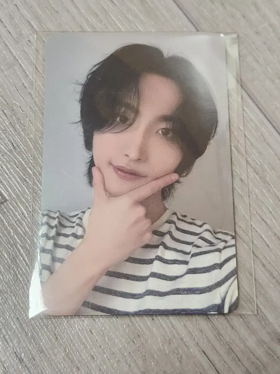 Golden Hour pop up Mito Keyring photocard Seonghwa