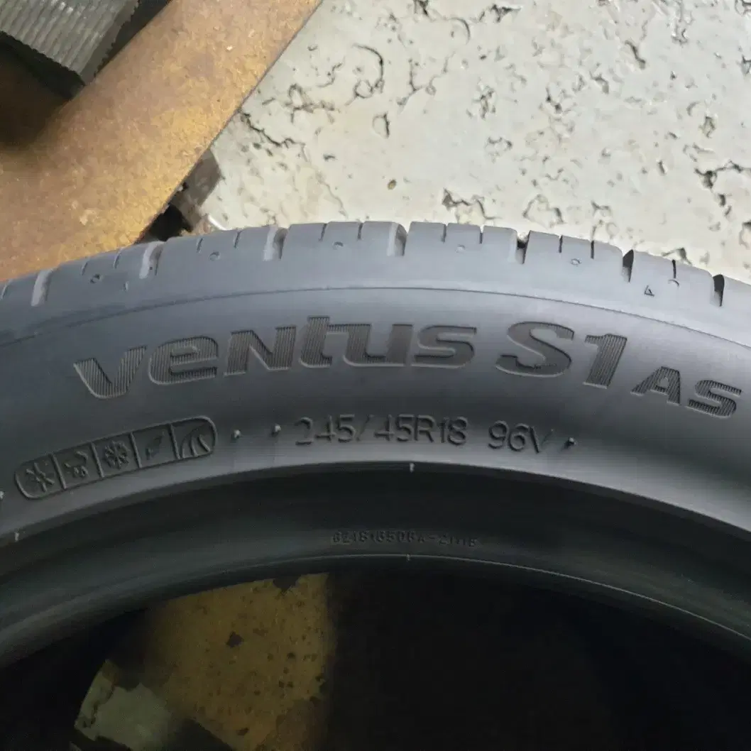 중고타이어 한국 벤투스 S1 AS 245/45R 18 96V 2본세트