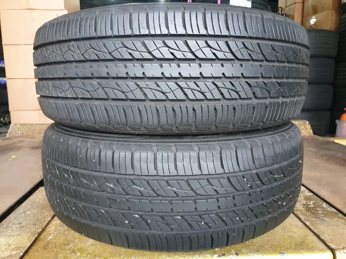 중고타이어 금호 크루젠 프리미엄 225/60R 17 99V 2본세트