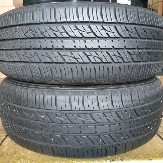 중고타이어 금호 크루젠 프리미엄 225/60R 17 99V 2본세트