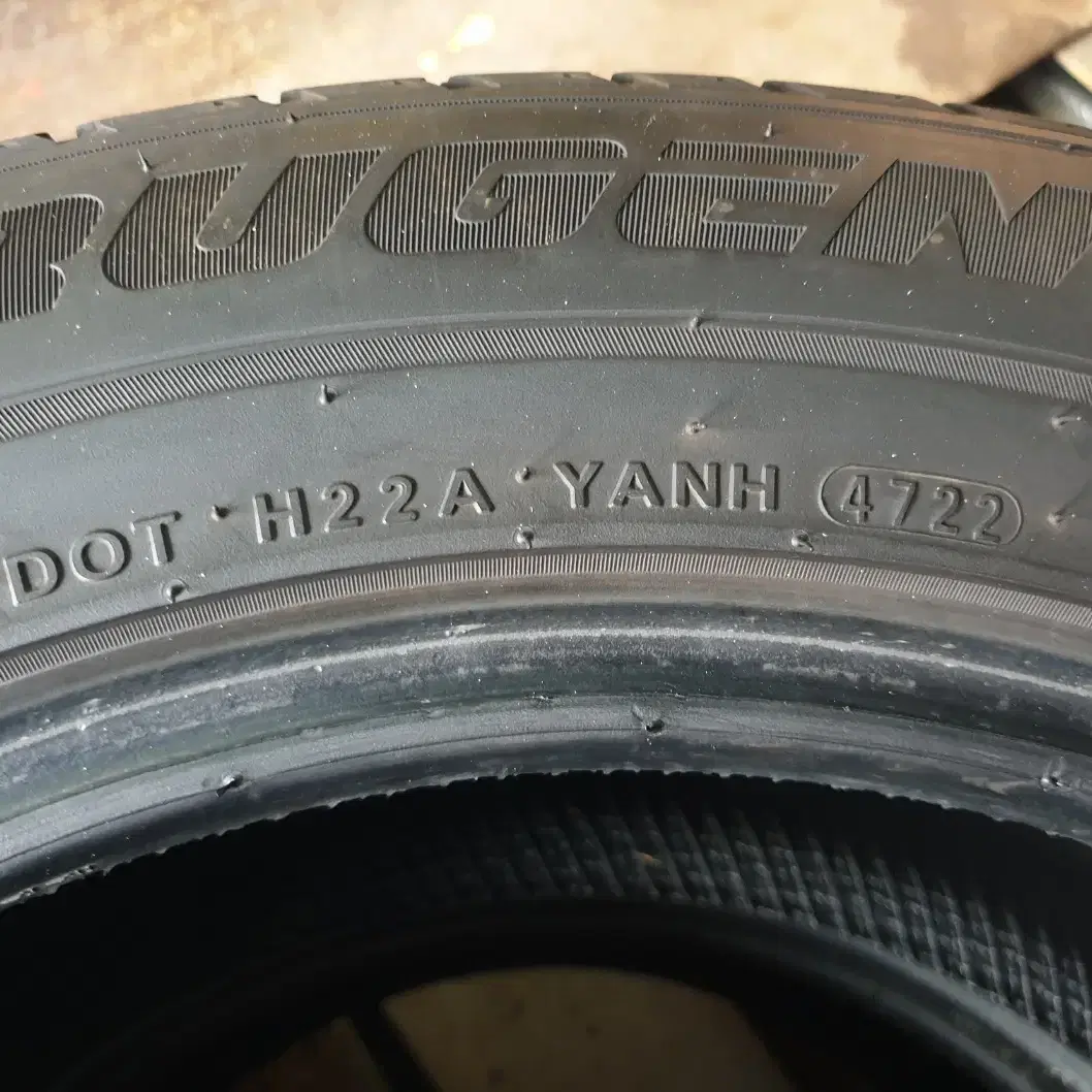 중고타이어 금호 크루젠 프리미엄 225/60R 17 99V 2본세트