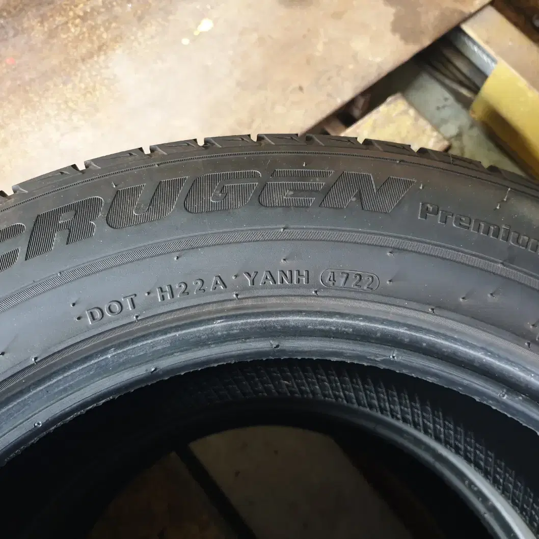 중고타이어 금호 크루젠 프리미엄 225/60R 17 99V 2본세트