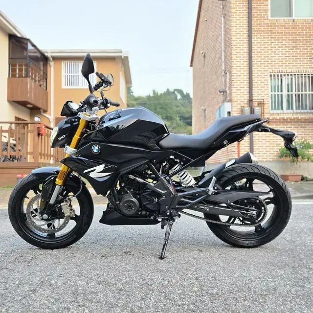 BMW g310r 24년식  800km짧은키로수신차급 차량 판매합니다.