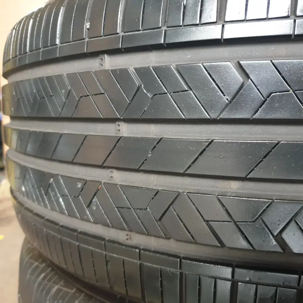 2454518 중고 한국 키너지EX 245/45R18 100V 2본세트