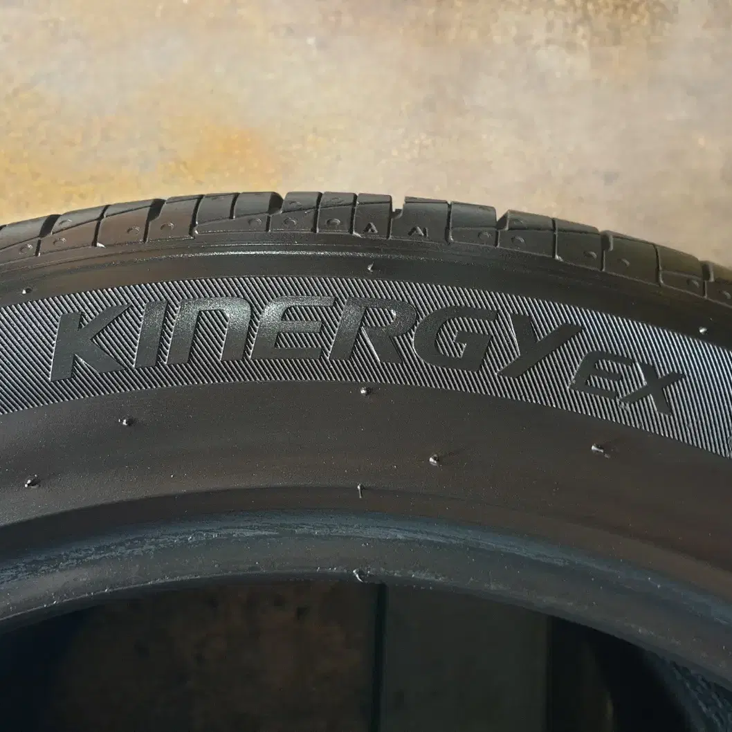 2454518 중고 한국 키너지EX 245/45R18 100V 2본세트