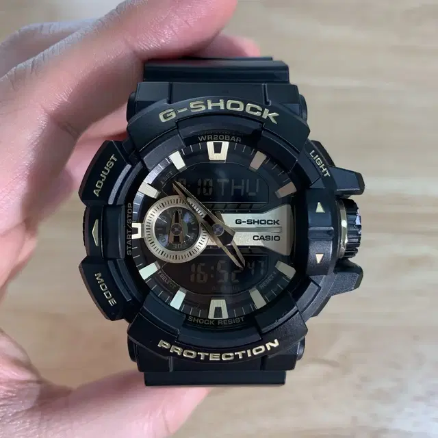 지샥 빅페이스 (G-SHOCK GA-400) 블랙&골드 흑금 판매합니다