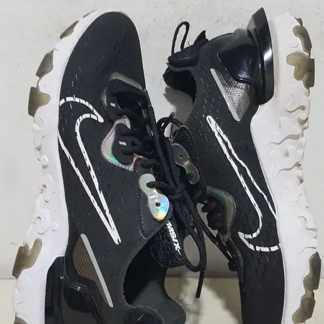 택포 240-245 정품 NIKE AIR REACT 리액트 경량 쿠션화!