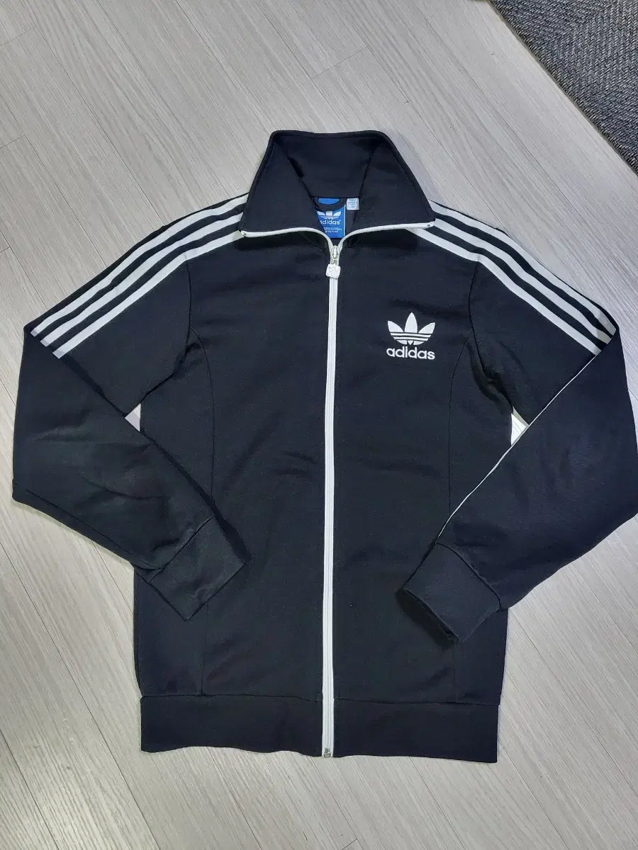 Adidas Original Europa Track Top Jacket, Size 90 (negotiable)