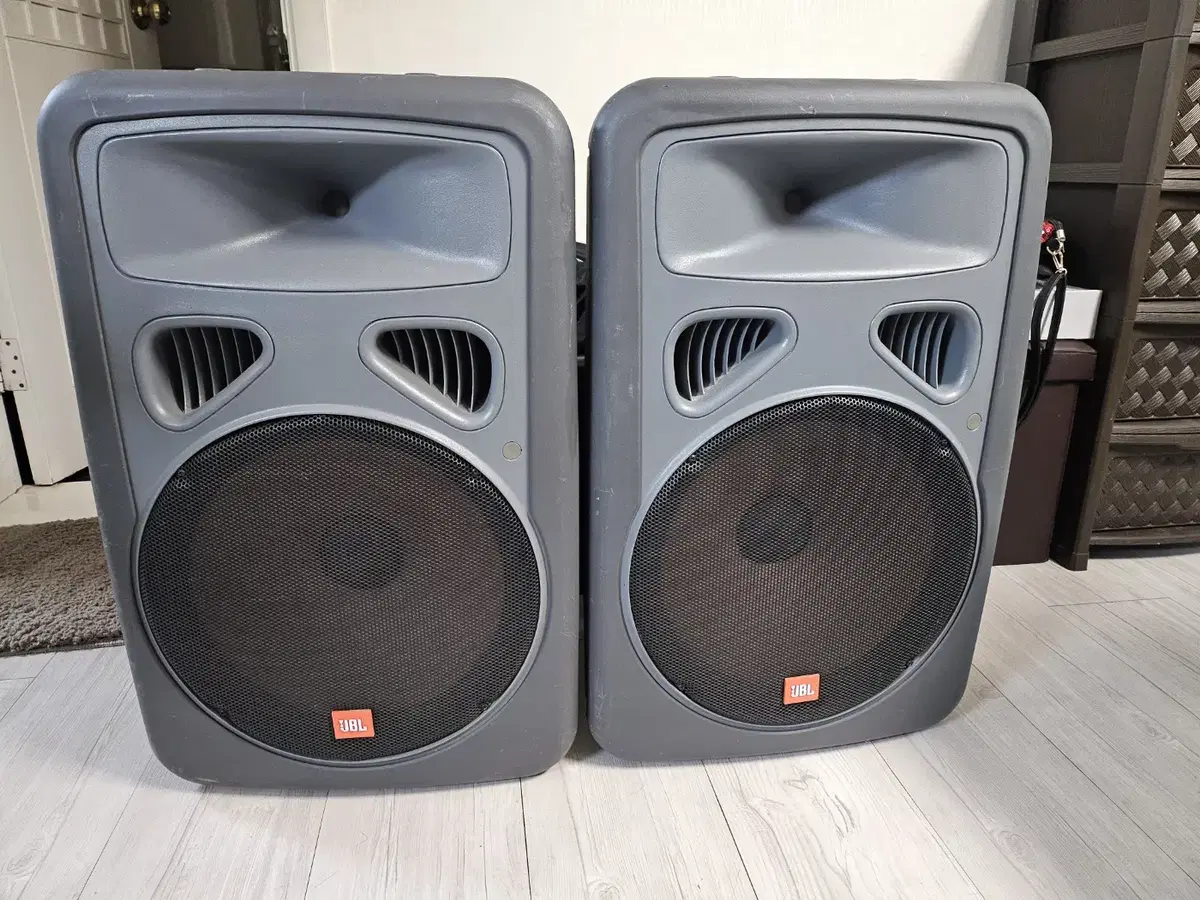 JBL EON15 패시브 스피커1조 팝니다 공연용