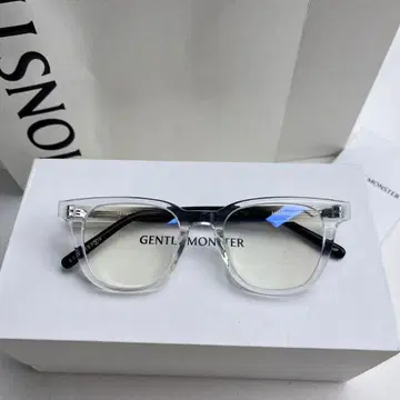 GENTLE MONSTER MM010