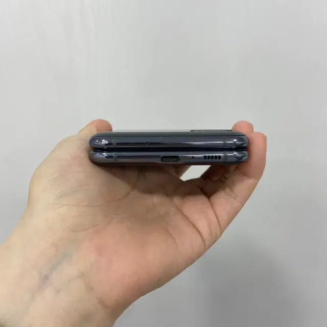 갤럭시Z플립2 5G 그레이 256GB A급 부산 중고폰 팝니다 32450