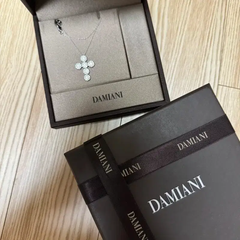 다미아니 마르게리따 화이트골드