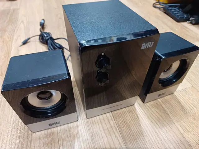 Britz BR-1200 앰프내장형스피커 우퍼기능 17년12월산